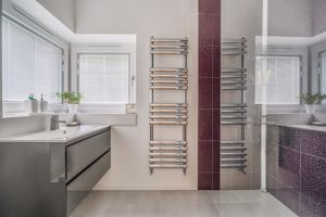 En-suite- click for photo gallery